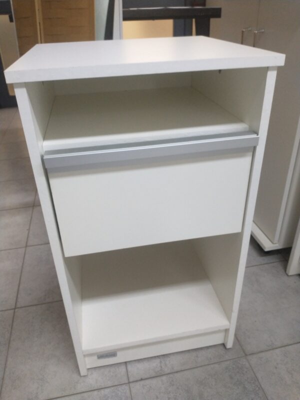 Mesa De Luz- 1 Estante- 1 Cajon 69 X 40 X 40. Melamina-