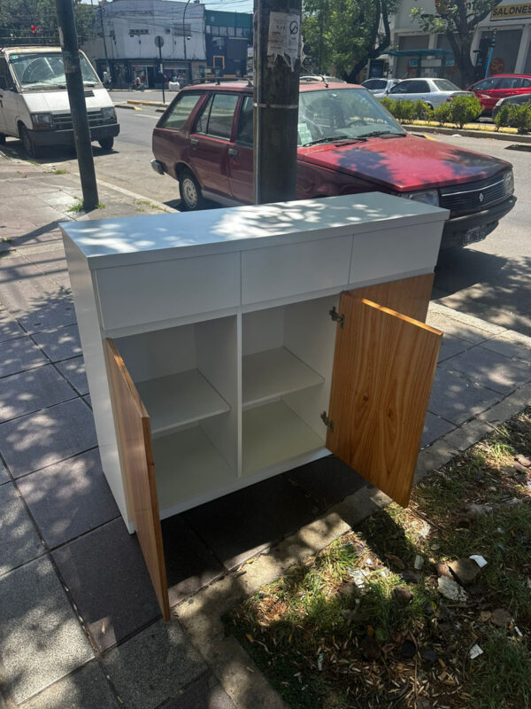 Bahiut Vajillero 3 Puertas, 3 Cajones 1.20 Mt Blanco Paraiso