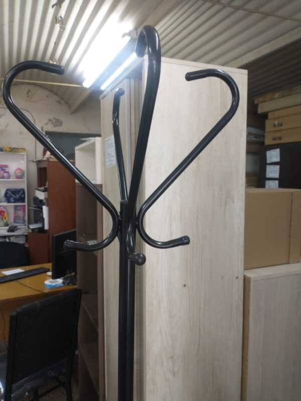 Perchero Paraguero D Pie.caño Pintado. 8 Lugares Para Colgar