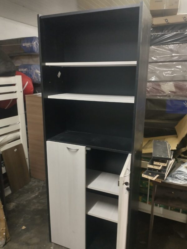 Biblioteca Piro 929 Clásica 6 Estantes 2 Puertas