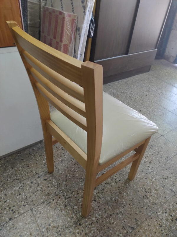Juego D 6 Sillas Corpus Asiento Tapiz. Respaldo Madercod 350