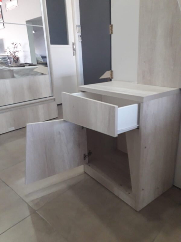 D_644653-MLA72107183394_102023-F.jpg Mesa De Luz 1 Cajon 1 Puerta- 52 X 68 X 36- Kendor