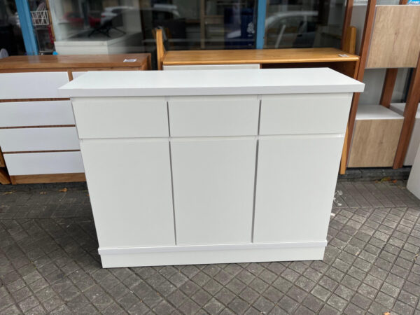 D_645766-MLA75856941358_042024-F.jpg Bahiut Vajillero Organizador 3 Puertas 3 Cajones 1.20 X 0.80