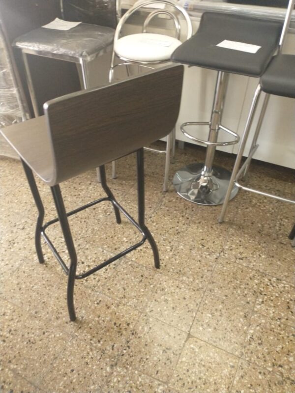 Taburete Banqueta Alta- Asiento Y Respaldo De Madera. Bari