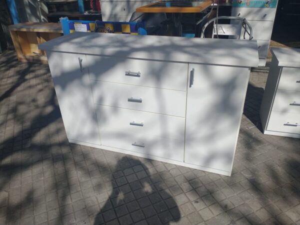 Comoda Chiffoniers Melamina 1.40 Mts. 2 Puertas 4 Cajones