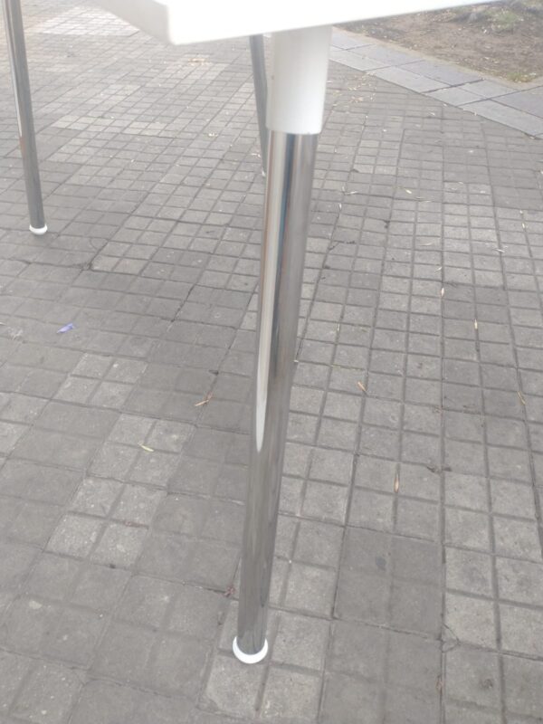 Mesa Cocina Comedor Kaunas. Tapa Melamina Base Crom 120 X 82