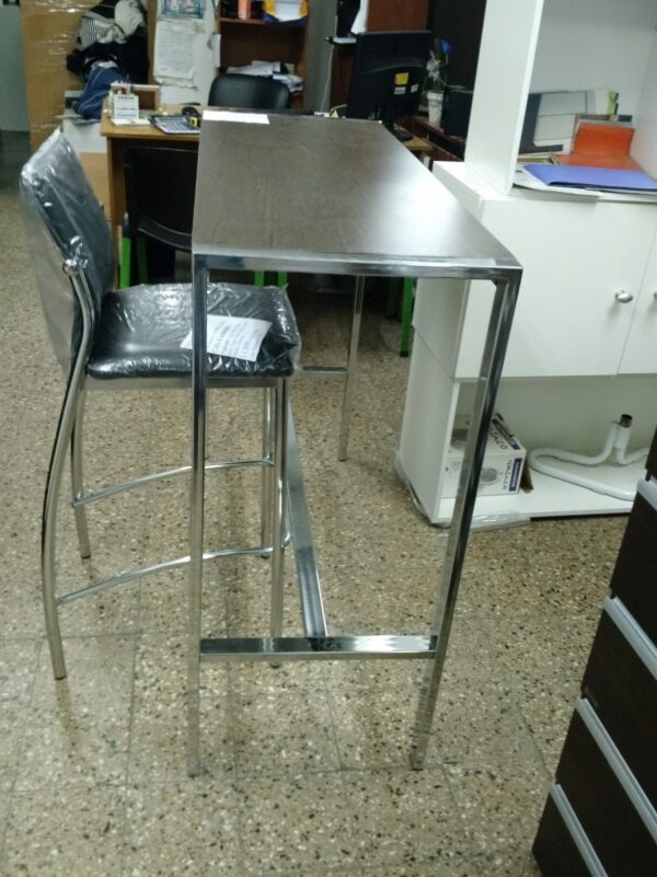 Mesa Barra Desayunador. Tapa Melamina Base Cromada 120 X 45.