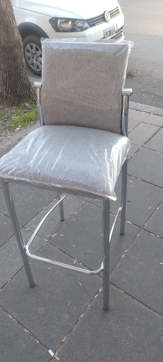 Banqueta Taburete Praga. Caño Cromado. Tapizadas En Cuerina