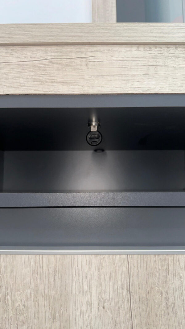 Mesa De Luz Para Sommier Kyomu C/ Secreter Y Cerradura