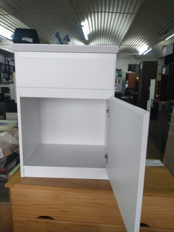 Mesa De Luz Para Sommier- Mdf Laqueado Prisma 70 X 50 X 38