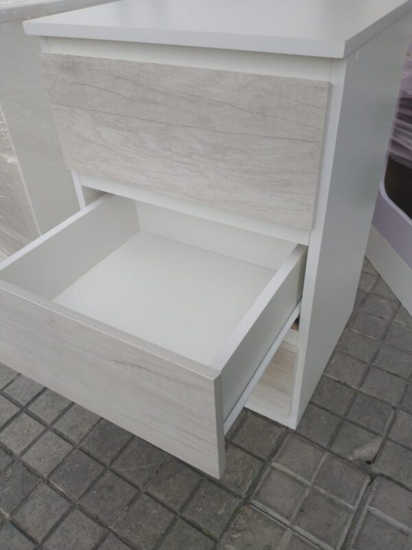 Mesa De Luz Para Sommier- 3 Cajones Corred. Met 64 X 42 X 30