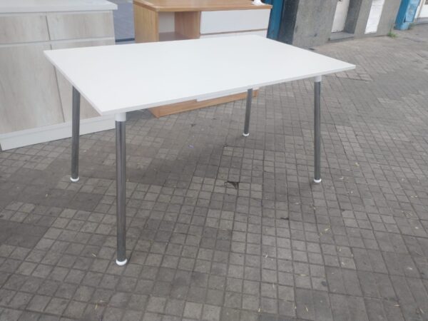 Mesa Cocina Comedor Kaunas. Tapa Melamina Base Crom 120 X 82