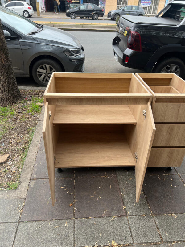 Bajo Mesada 2 Puertas, 3 Cajones. Sin Manijas. Melamina Delf