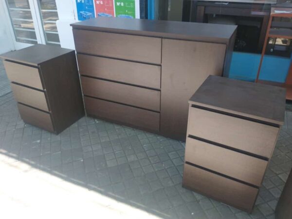 Combo Comoda Chiffonier 4 Cajones, 1 Puerta + 2 Mesas De Luz