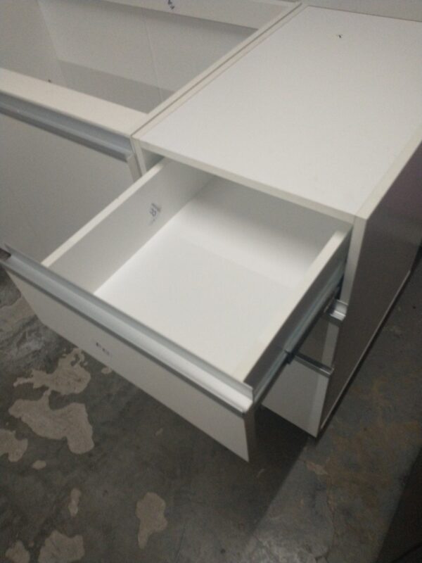 Bajo Mesada 2 Puertas, 3 Cajones. 140 X 85 X 60. Jb 140