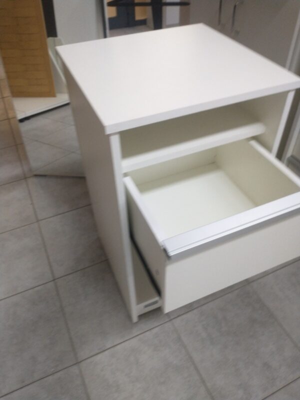 Mesa De Luz- 1 Estante- 1 Cajon 69 X 40 X 40. Melamina-