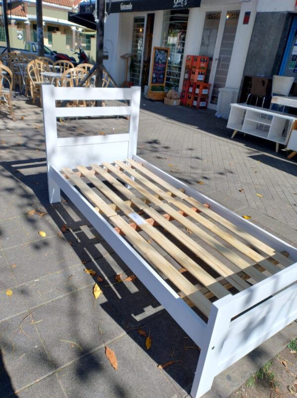 Cama 1 Plaza 0.80 Mts- Pino Lustrado- Cod. 202- Pacifico