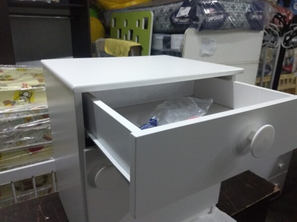 D_910904-MLA32689771719_102019-F.jpg Mesa De Luz Elegante Infantil -mdf Laqueado 1 Cajon 1 Pta