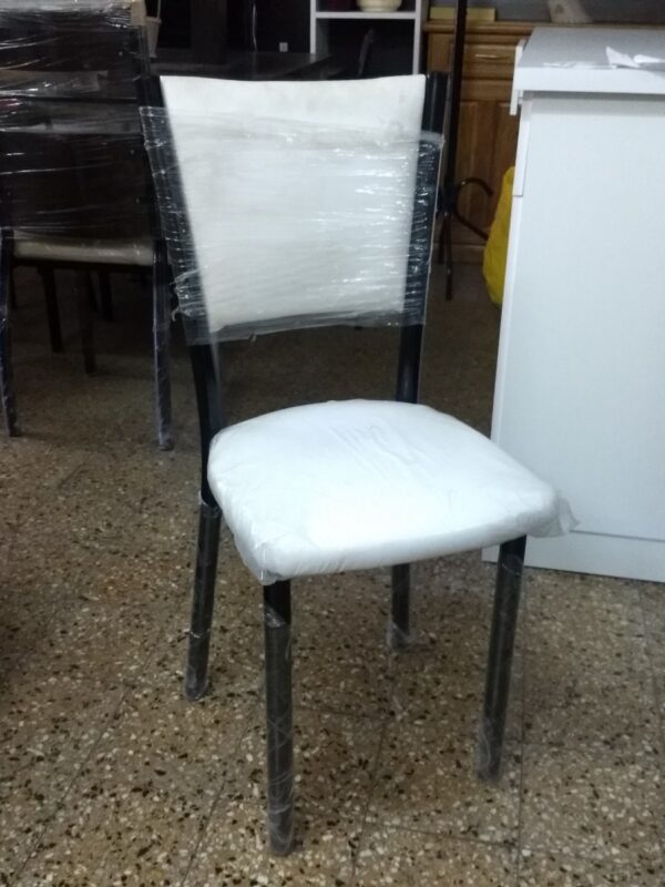 Sillas Caño Reforzado Lisboa Rt Con Respaldo Tapizado.