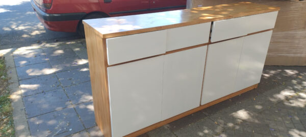 Bahiut Vajillero 4 Puertas, 4 Cajones. 180 X 90 X 40