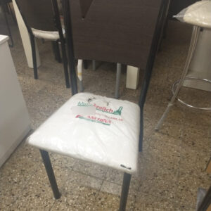 Juego De 6 Sillas Caño Pintado. Real. Con Respaldo De Madera