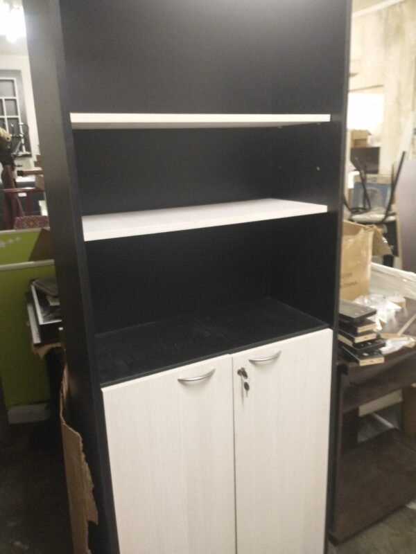 Biblioteca Piro 929 Clásica 6 Estantes 2 Puertas