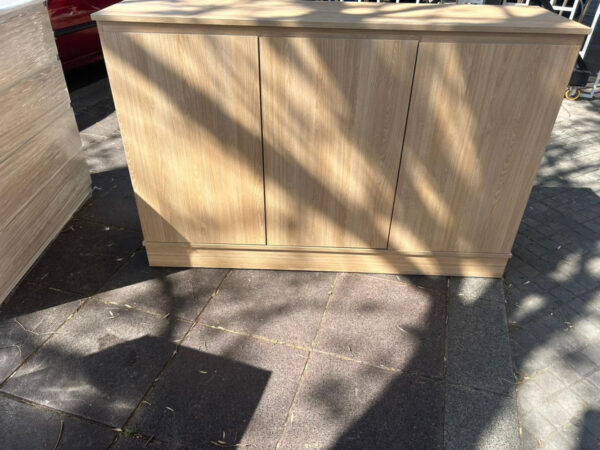 Bahiut Vajillero Organizador 3 Puertas- Estantes- 135 X 89