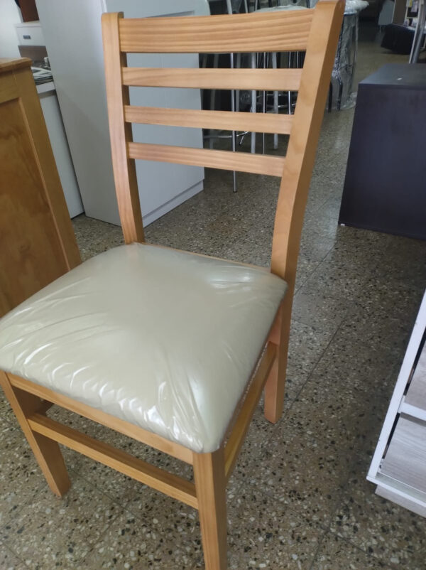 Juego D 6 Sillas Corpus Asiento Tapiz. Respaldo Madercod 350