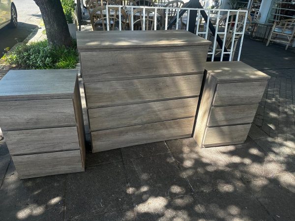 D_846074-MLA105994078473_012026-F.jpg Comoda 4 Cajones + 2 Mesas De Luz 3 Cajones Nebraska Gris