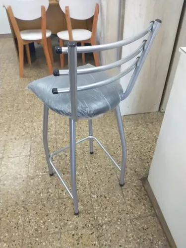D_613142-MLA50290464442_062022-O.webp Banqueta Taburete Alto. Con Respaldo De Caño Y Asiento Tapiz