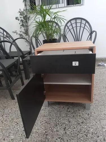 Mesa De Luz 1 Puerta, 1 Cajon. Sistema Push. Cod. 6426
