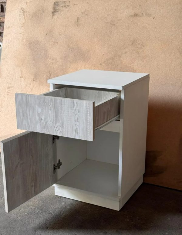 Mesa De Luz Para Sommier, 1 Cajon, 1 Puerta- 38 X 61 X 38