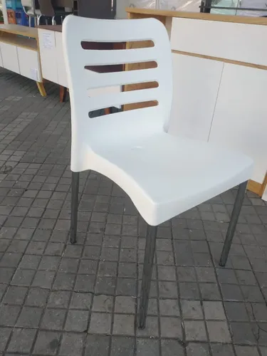 D_679640-MLA52238502823_112022-O.webp Silla Cocina Comedor. Casco Pvc- Patas De Cromada- Ambar