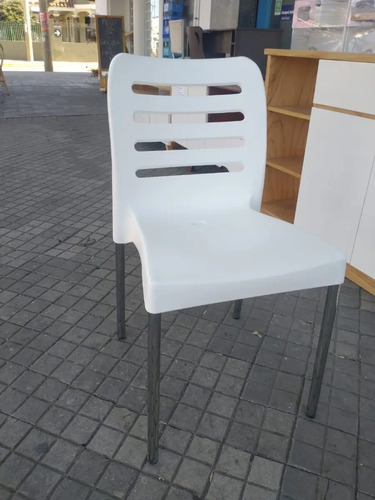 D_718788-MLA52238542681_112022-O.jpg Silla Cocina Comedor. Casco Pvc- Patas De Cromada- Ambar