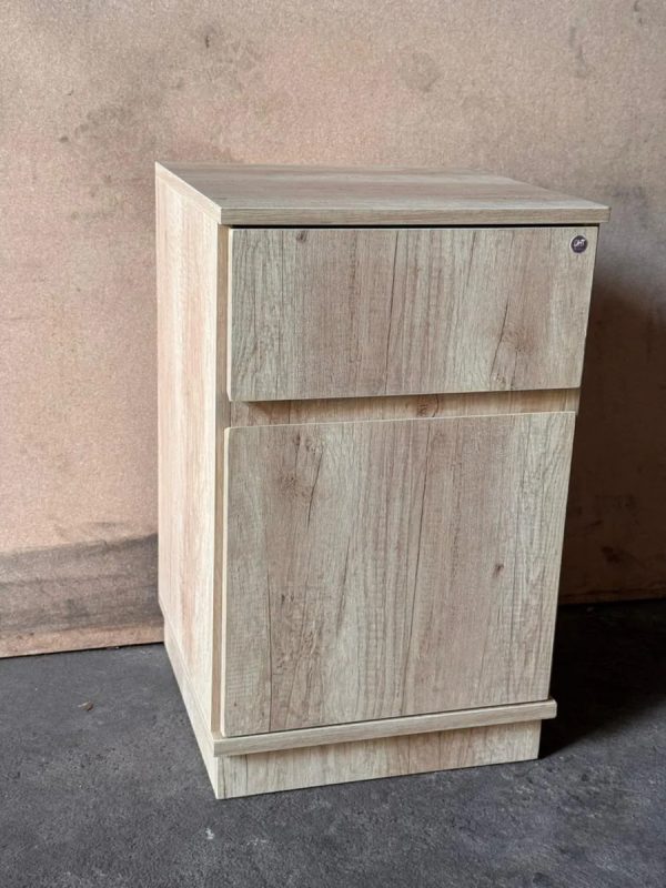 Mesa De Luz Para Sommier, 1 Cajon, 1 Puerta- 38 X 61 X 38