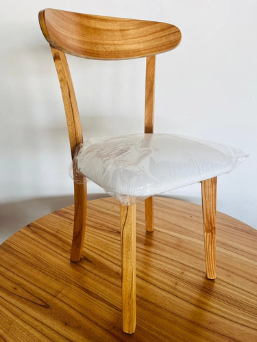 Juego De 6 Sillas Engel. Madera Paraiso Tapizado En Cuerina
