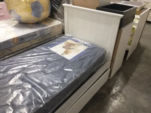 Cama 1 Plaza Laqueada Elegante - Con Mesa De Luz- Cod. 800