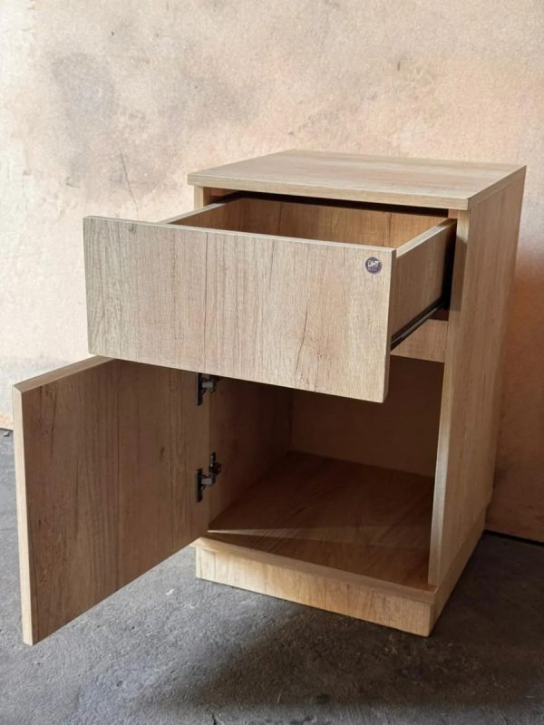 Mesa De Luz Para Sommier, 1 Cajon, 1 Puerta- 38 X 61 X 38