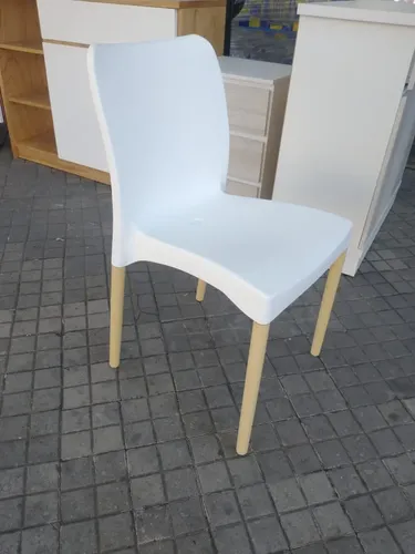 D_865141-MLA52238493626_112022-O.webp Silla Cocina Comedor. Casco Pvc- Patas De Madera- Mara