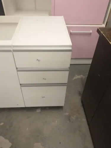 Bajo Mesada 2 Puertas, 3 Cajones. 140 X 85 X 60. Jb 140