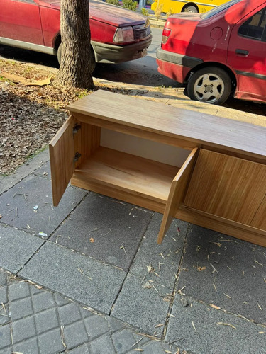 Rack Bahiut 4 Puertas. Enchapado Paraiso 1.35 X 0.50 X 0.40